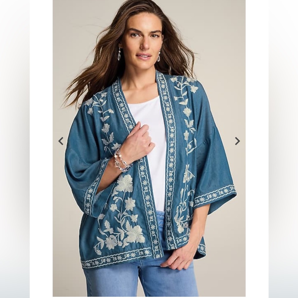 Floral-Embroidered Soft Jacket - Picture 2 of 7